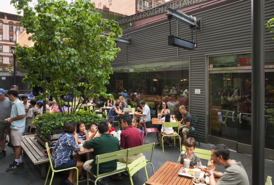 Shake Shack, East 86 Street outside seating
